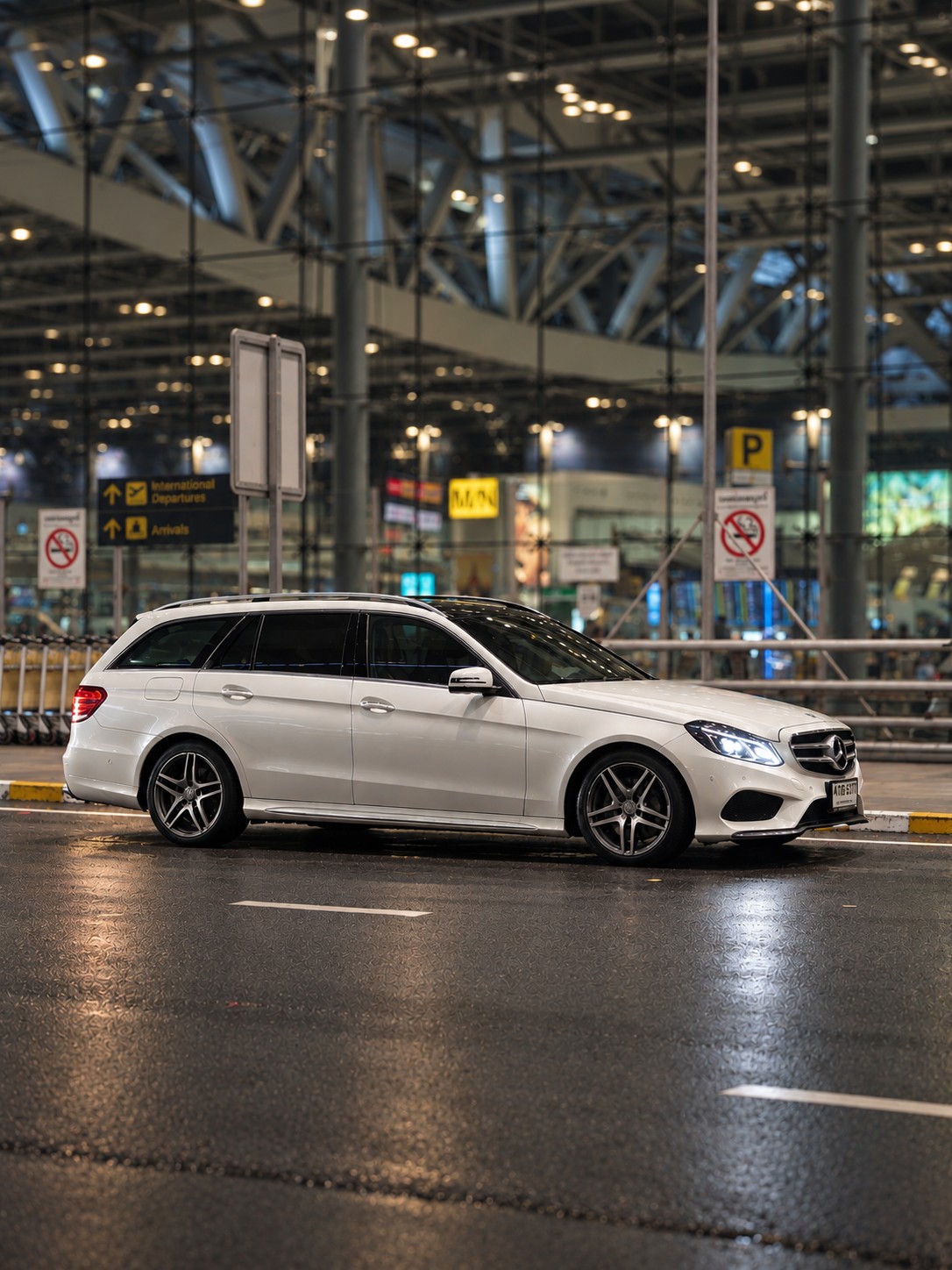 奔驰E300 Estate